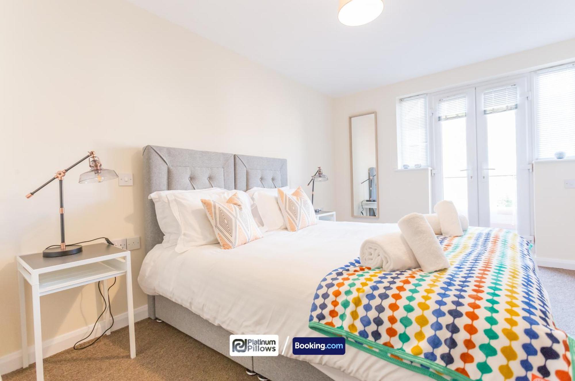 Modern Oxford 2 Bedroom Apartments, Families & Contractor Accommodation, Near John Radcliffe Hospital Buitenkant foto
