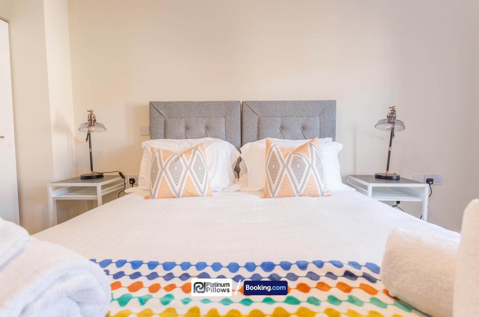 Modern Oxford 2 Bedroom Apartments, Families & Contractor Accommodation, Near John Radcliffe Hospital Buitenkant foto